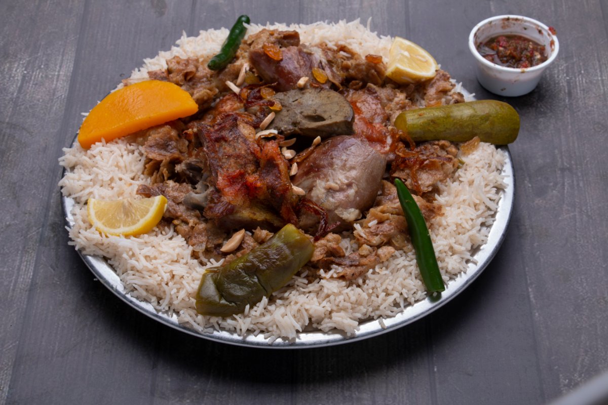 لحم مندي مثلوثة