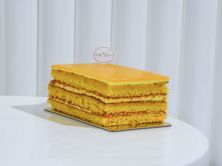 Saffron Cake Pieces