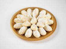 Walnut Maamoul Dish