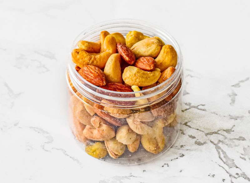 مكسرات مشكلة