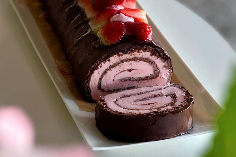 سويسرول نوتيلا بالفراولة