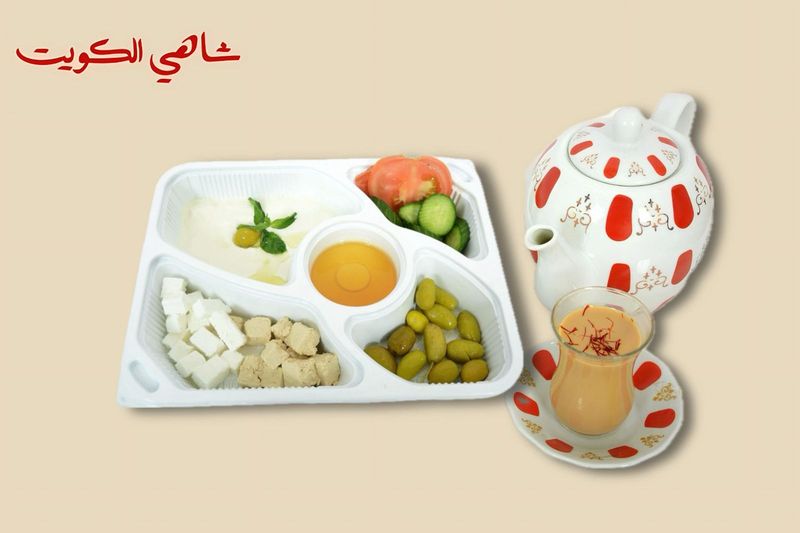 بوكس النواشف الشاميه مع خبز وترمس شاهي