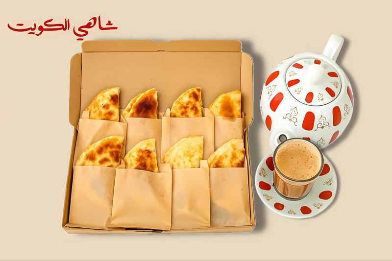 بوكس جباتي بحشوات متنوعه مع ترمس شاي - اثناعشر حبة