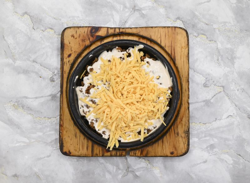 فتة تمر بالجبن