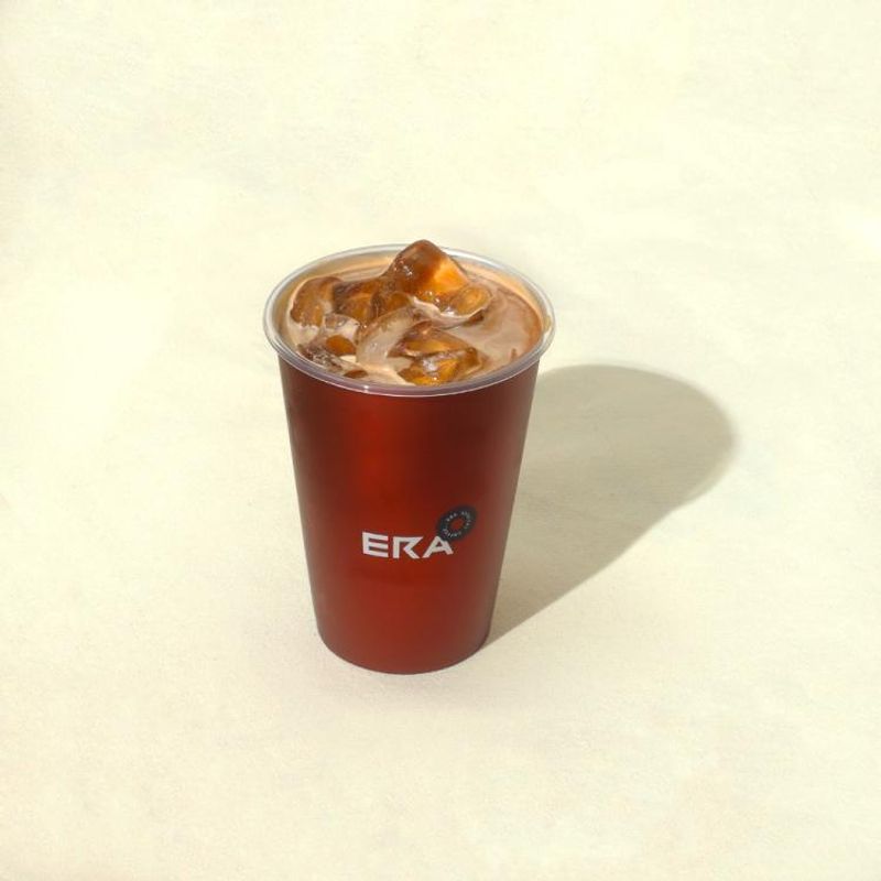 ايس زعفران لاتيه