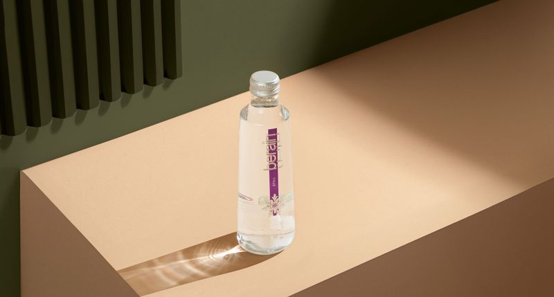 مياه زجاجيه