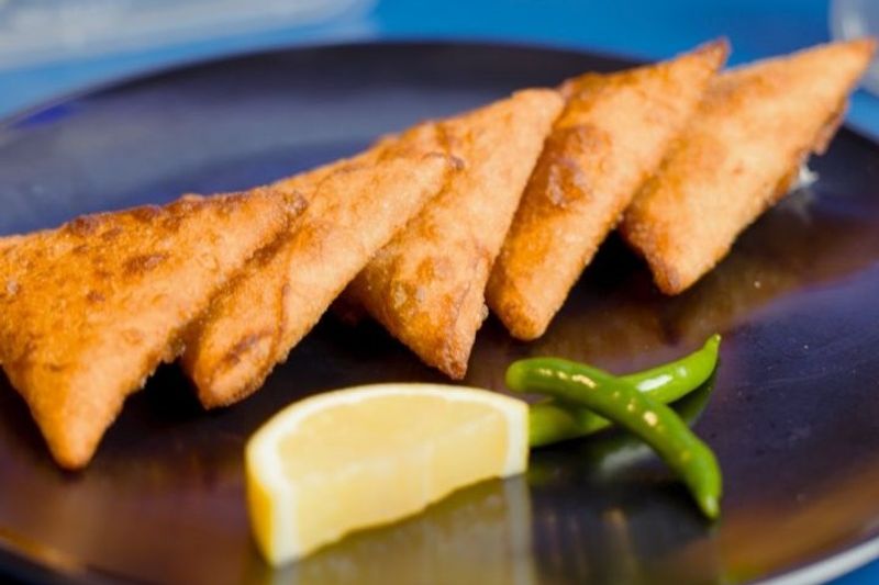 سمبوسة دجاج - خمسة قطع