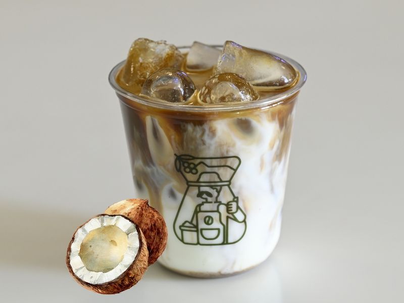 ايس لاتيه جوز الهند