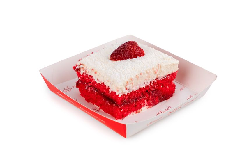 ستروبري كوكنت كيك