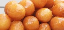 Plain Luqaimat