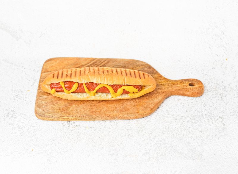 الهوت دوغ مع الأطباق الجانبية ناتشو