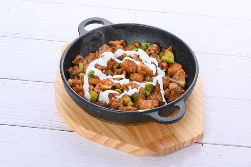 تقاطيع بالدجاج بالجبن