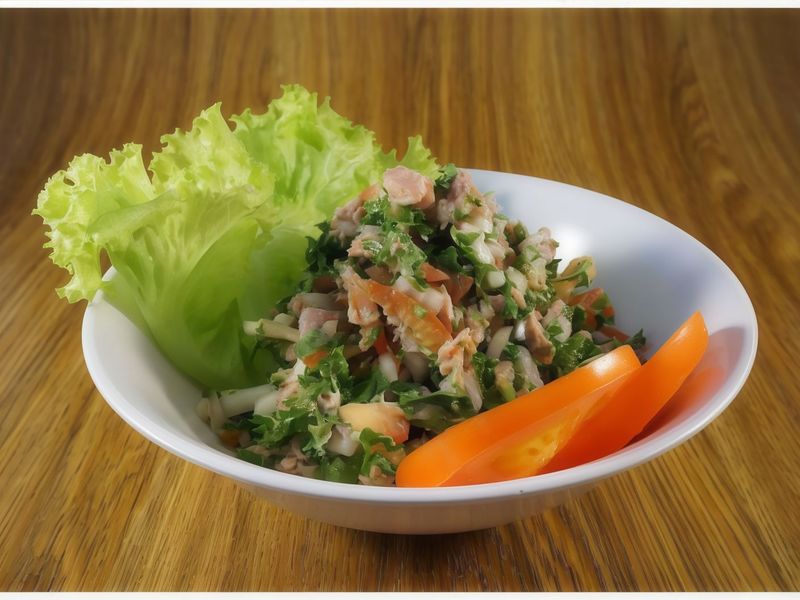 سلطة بالتونة