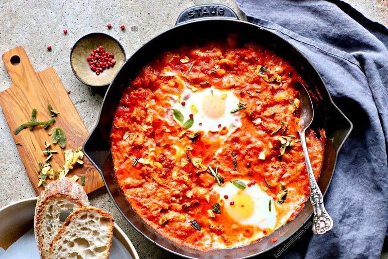 بازلاء مع بيض