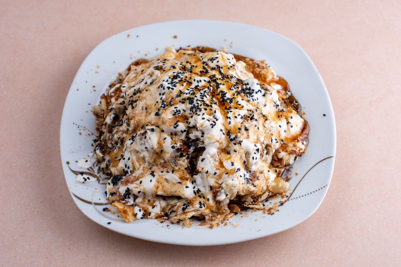 خبز رطب بالعسل و القشطة