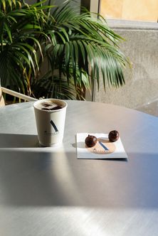 Iced V60 + 2 Pieces Chocolate Truffle