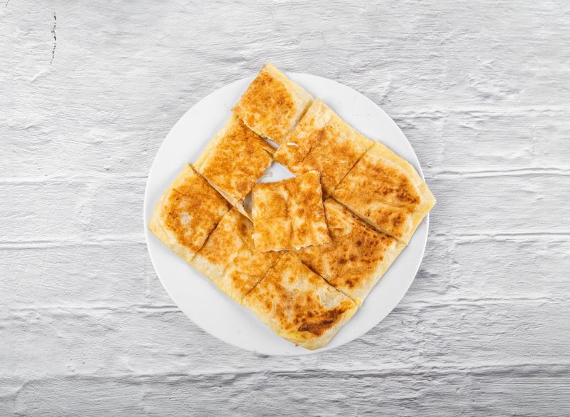 مطبق جبنة بيضاء