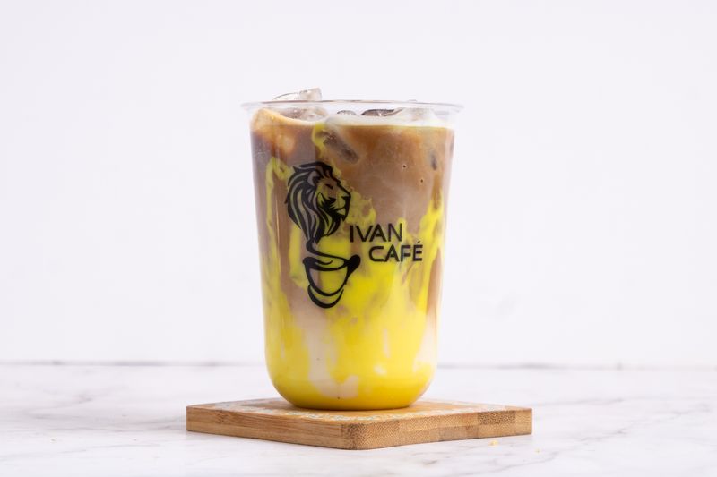 ايس زعفران لاتيه - كبير