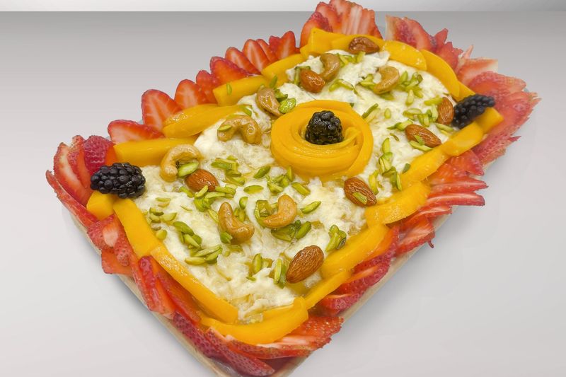 قشطة سبيشل بالعسل والفواكة والمكسرات - صحن كبير