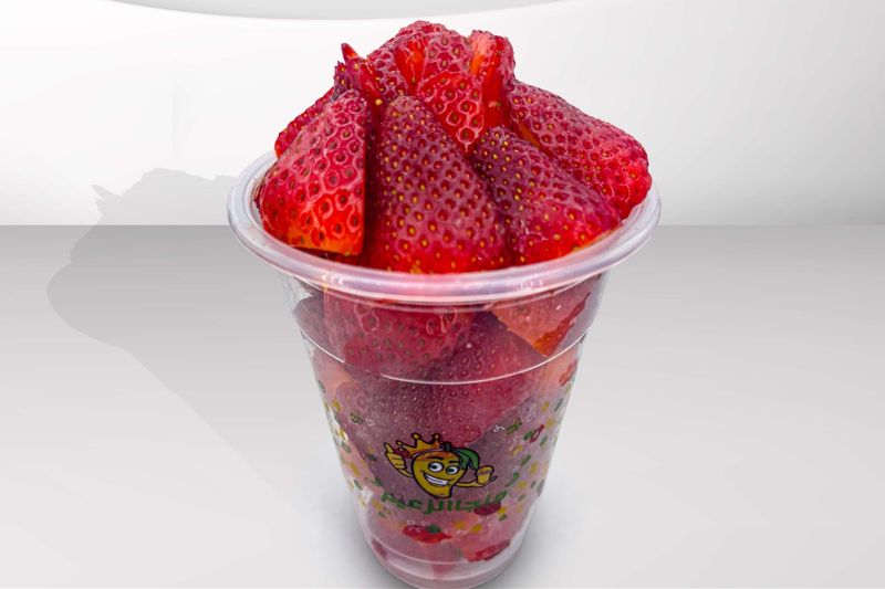 فراولة قطع - كاس وسط