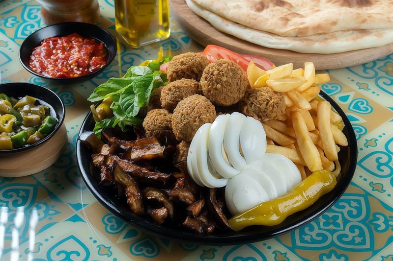 صحن مشكل  كبير